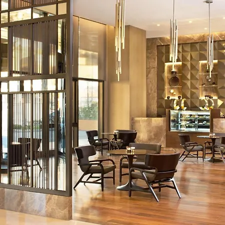 Отель Sheraton Grand Atasehir Стамбул