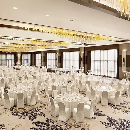 Отель Sheraton Grand Atasehir Стамбул
