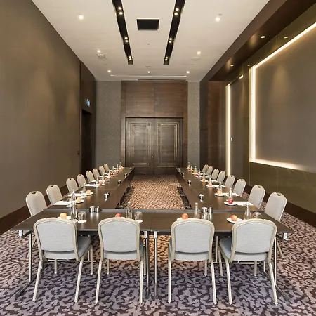 Sheraton Grand Atasehir ホテル 5*